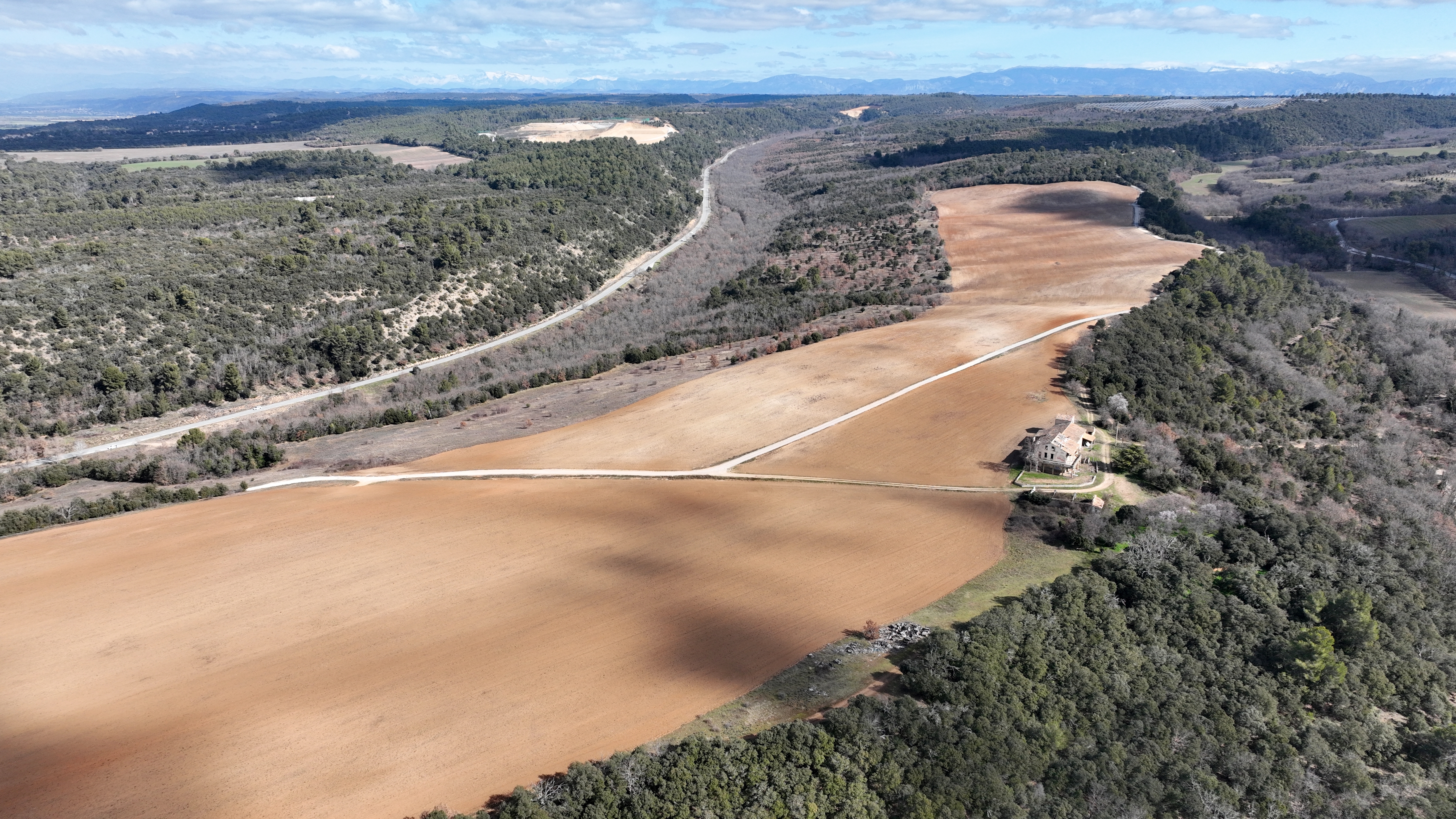 Domaine agricole 30 hectares avec batî constructible  - Gréoux les Bains - Réf. 410 - Photo 2